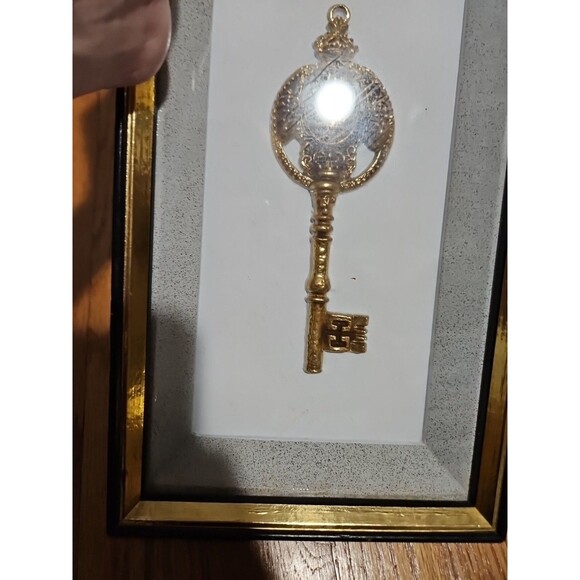 Set Of 2 Vintage MCM Turner Wall Accessory Ornate Kings Knights Gold Keys - Picture 15 of 15